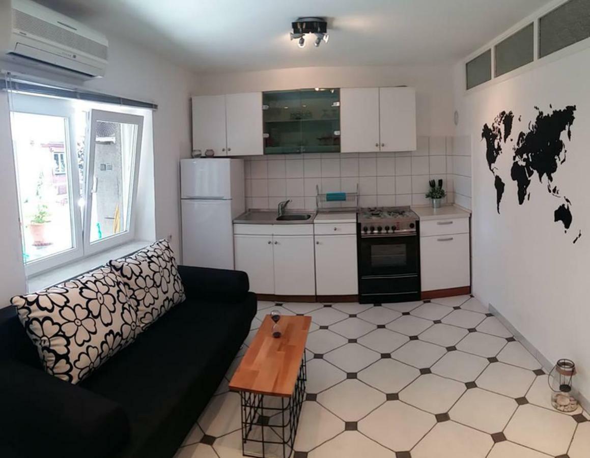Apartment Melany Senj  Eksteriør bilde